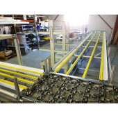 LEAN CONCEPT - Ligne de convoyage avec desserte et table omnidirectionnelle. Conception modulaire, ergonomique et sur-mesure. SODEFI